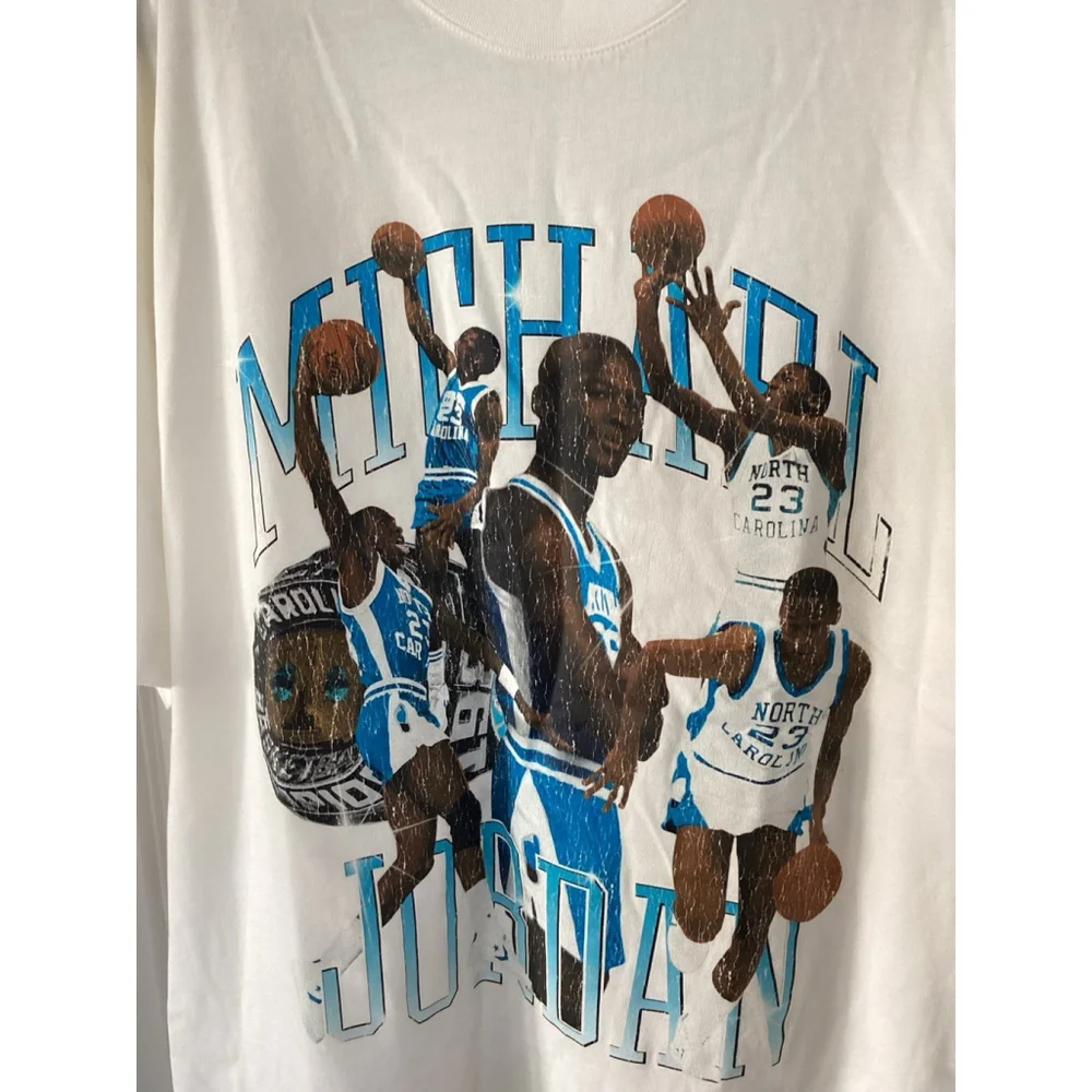 Jordan Flight Essentials Men’s Graphic T-Shirt Size: Large Color: Sail